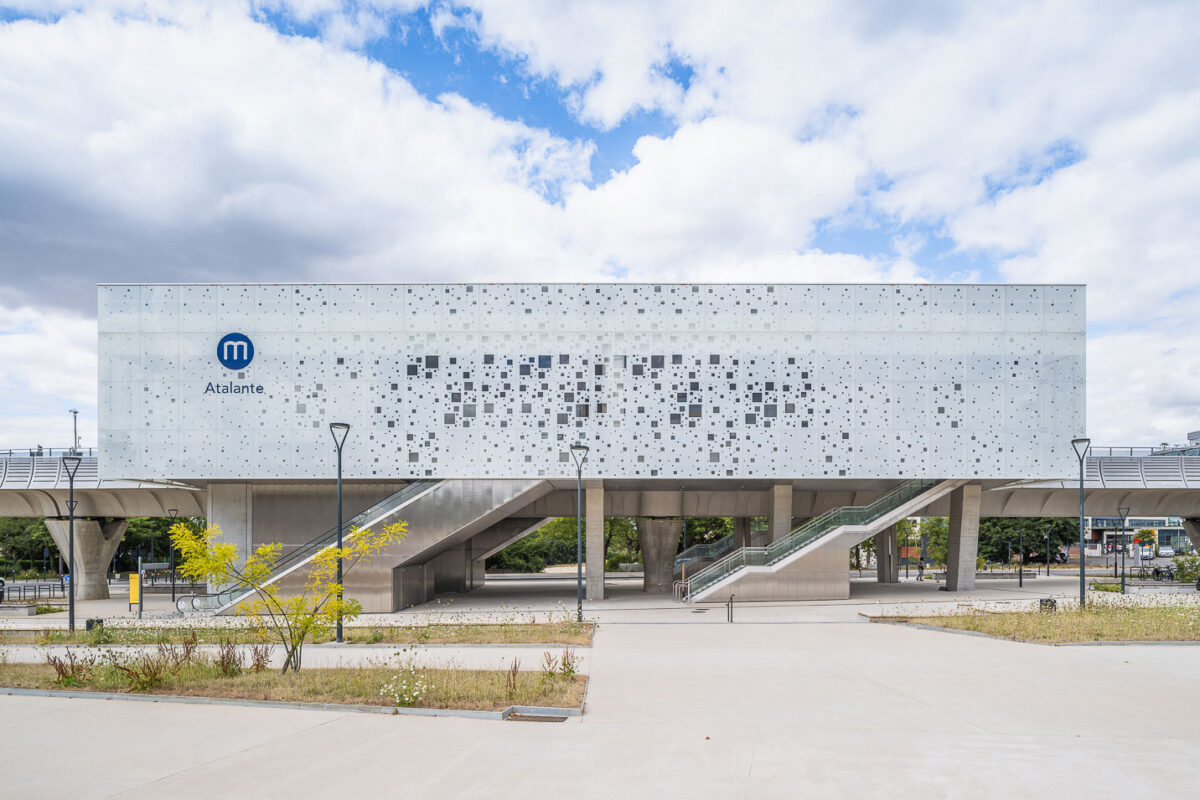 2 Metro, Station Atalante