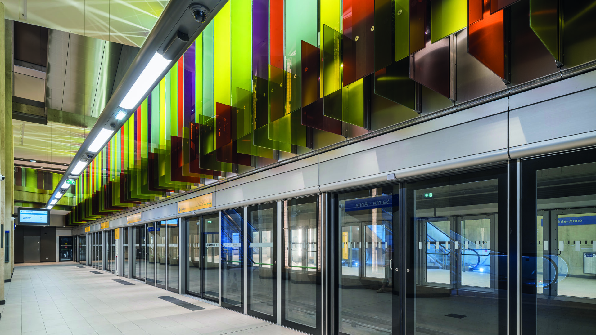 3 Metro, Station Saint Anne